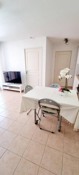 2 Pieces Menton